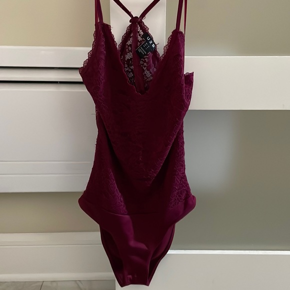 Berry coloured lace body suit - Picture 1 of 4